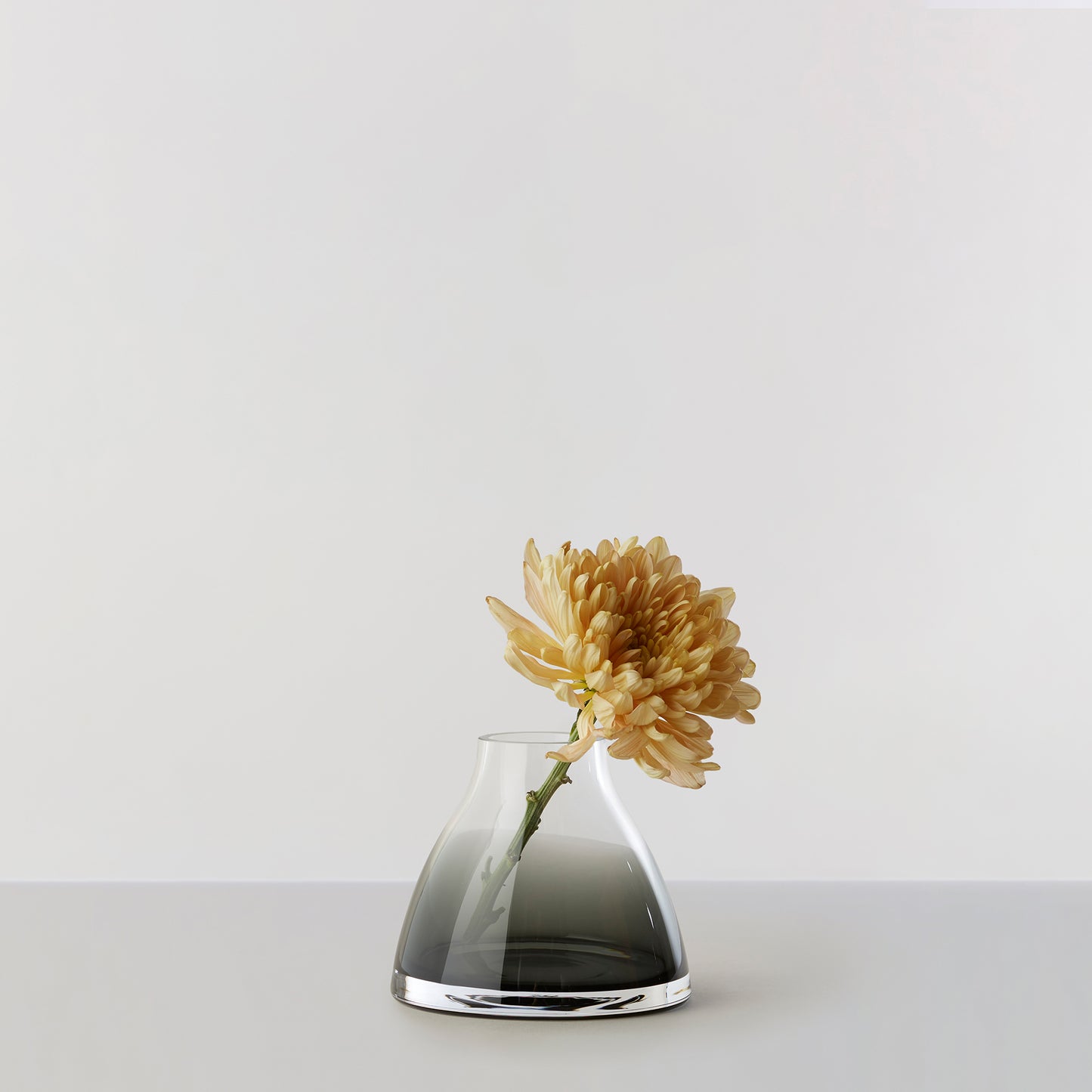 Flower Vase no. 1 - Smoked grey